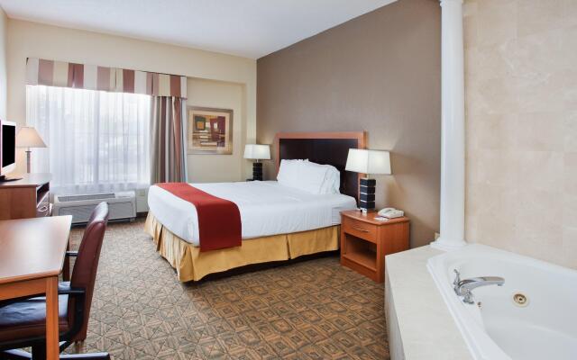 Holiday Inn Express & Suites Charlotte-Concord-I-85, an IHG Hotel