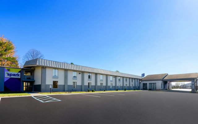 Spark by Hilton Daleville Roanoke North