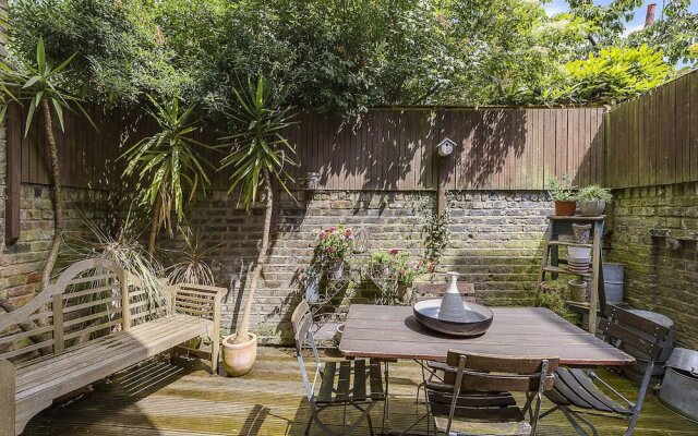 Ravenscourt Park Retreat