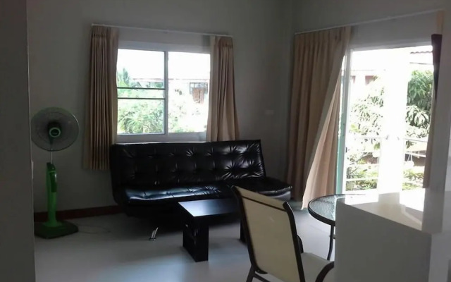 Krisada Beach Resort