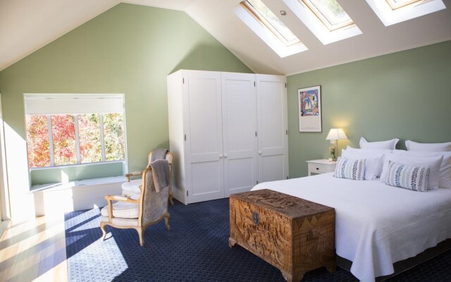 970 Lonely Bay Lodge