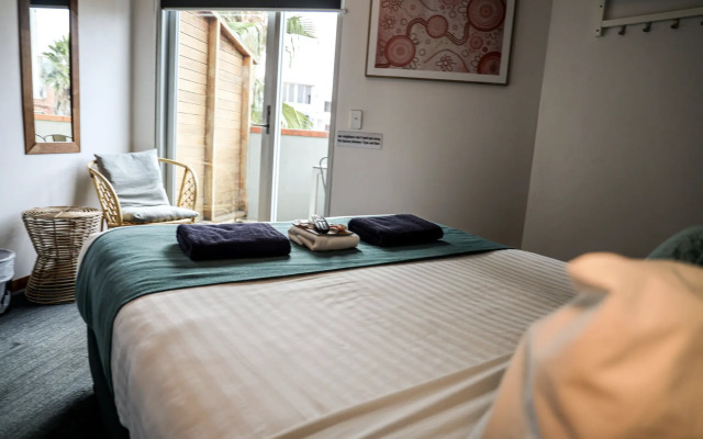 Nomads St Kilda Hostel