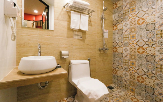 Golden Roof Hotel Seri Iskandar