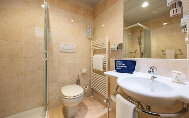 La Villa, Sure Hotel Collection by Best Western