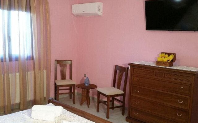 Mina's House