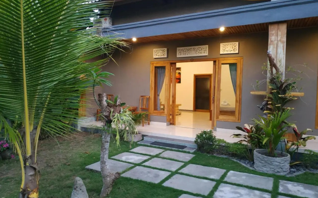 Surf Retreat Villa Sari