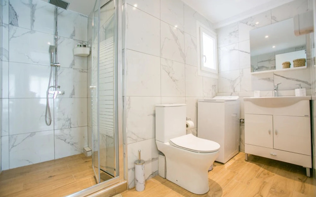 Raise comfy studios in the heart of Athens