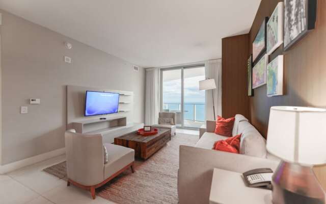 Luxury Condo Wocean Views Close To Beach