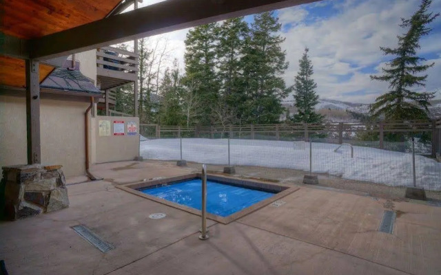 Abode at Ontario Lodge
