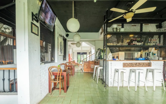 Capital O 852 The Silk At Dago