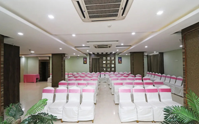 OYO 4906 Hotel Lotus