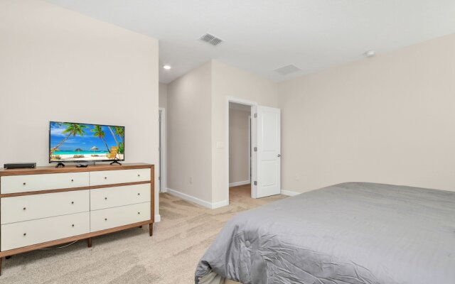 Fabulous 6 Bed Storey Lake Villa Pool & Spa 2145bmd