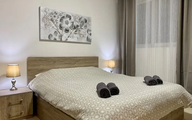 Centric and Modern Penthouse Close to Amenities