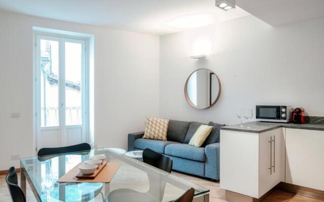 Vicolo Dei Pescatori - by MyHomeInComo