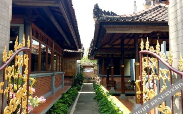 Puri Manik Sari Cottages