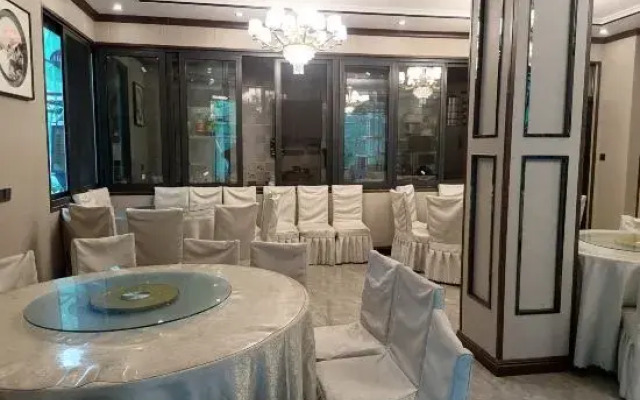 Pengyu Hotel