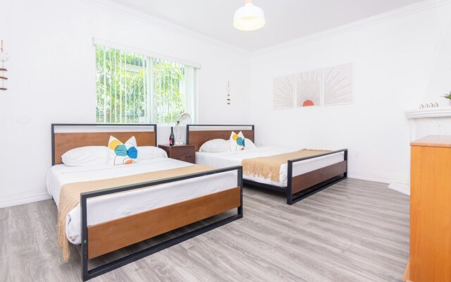 West Deco Boutique Apartments
