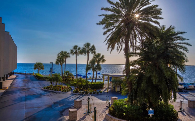 Sailport Waterfront Suites