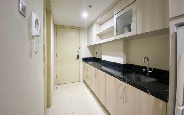 Nice And Elegant Studio Apartment At Warhol (W/R) Residence