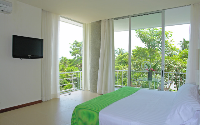 Santorini Hotel & Resort