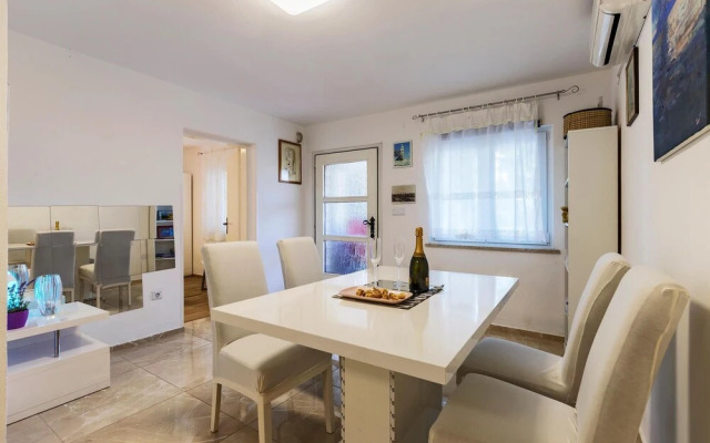 Awesome Home in Pula With Wifi and 2 Bedrooms