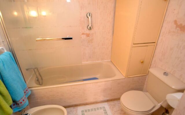 Apartment Albeniz La Pineda