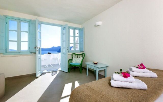 Big Blue Villa by Caldera Houses