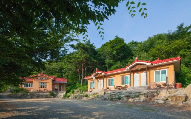 Gyeongju Healing Camp Glamping