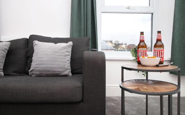 Western Way 2 by Tŷ SA in Newport