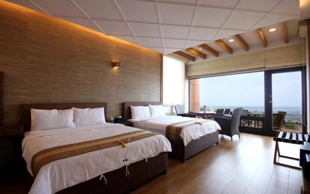 TORO Ocean Front B&B