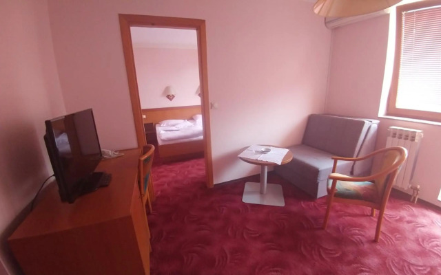 Delminium Hotel