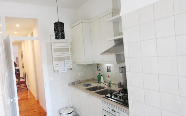 House With 3 Bedrooms in Algés, With Wifi - 1 km From the Beach