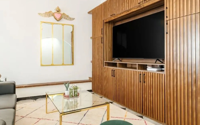 Art Deco Style Condo 2min Walk to Lincoln Park