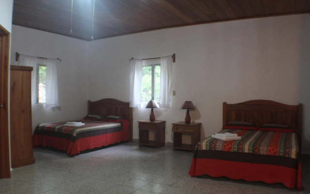 Maya Zacpetén Jungle Lodge