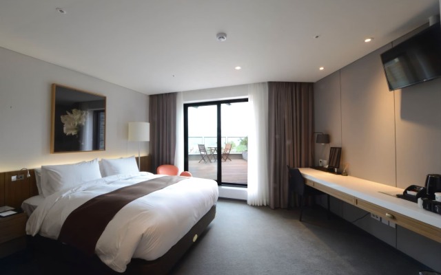 Eden Paradise Hotel