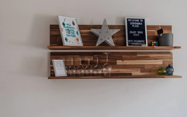 Central Modern Flat Sleeps 6 - Dedicated Parking - From 125 Per Night
