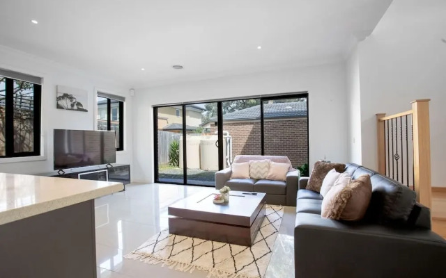 Stunning 3beds Near Knox Shopping Centro@wantirna