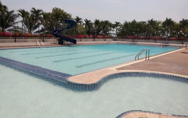 Cha-Am Grand Condotel by Frank