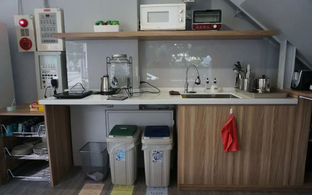 Five Elements Hostel Taipei