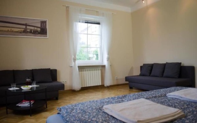 Bridge Old Town Hostel