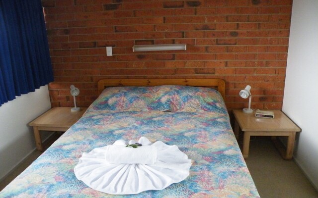 Pacific Heights Holiday Apartments & Munn's Tower House