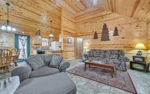 Bear Trail 2 Bedroom Cabin by Redawning