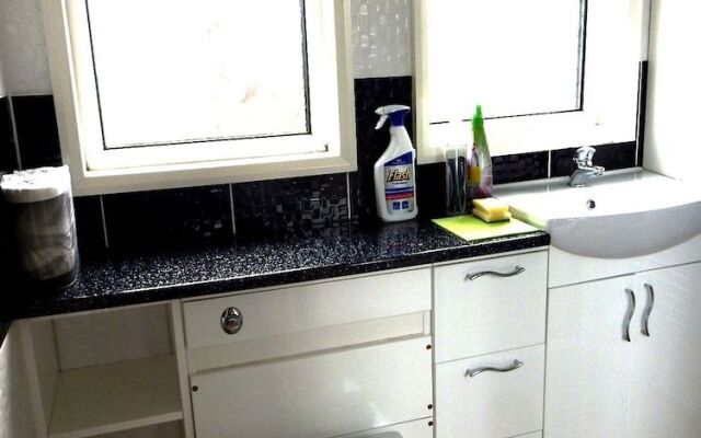 Sheena's Dartmouth Chalets