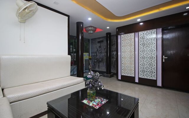 OYO 8743 Hotel Ravi Palace