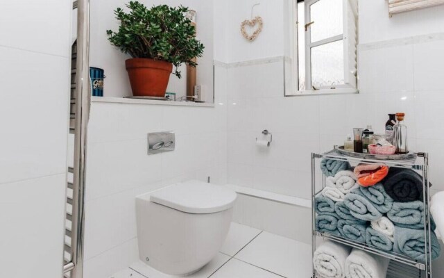 Lavender House - Peaceful Countryside Setting