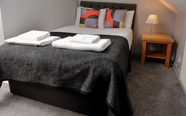 Select Serviced Accommodation - Canal Walk