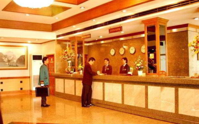 Royal Pacific Hotel