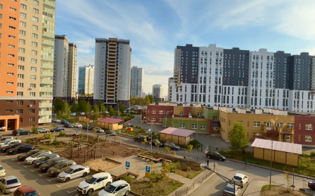 Apartments on Albert Kamaleev Avenue 32