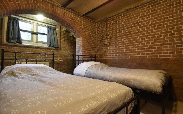 Luxurious Holiday Home in Enkhuizen With Parking