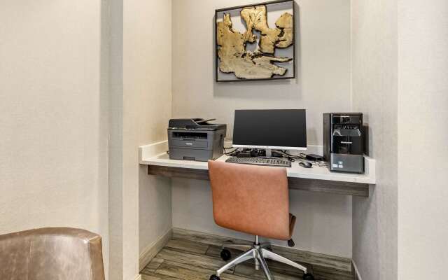 Best Western Plus Bourbonnais Hotel & Suites